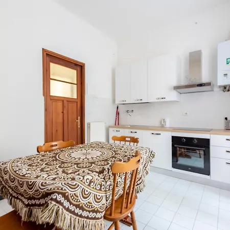 Апартаменты Joivy Sunny Flat Near The *