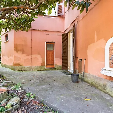 Апартаменты Joivy Sunny Flat Near The Рапалло