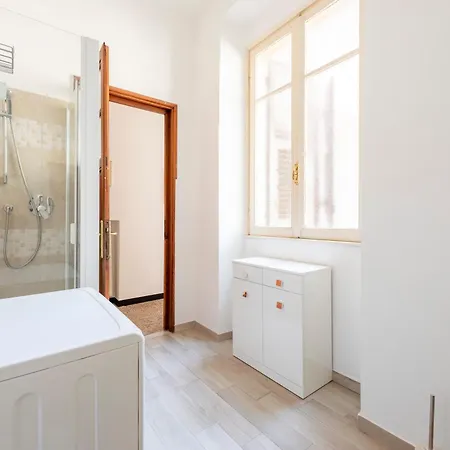 Joivy Sunny Flat Near The Apartment