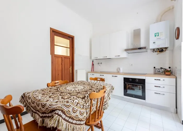 Apartman Joivy Sunny Flat Near The *